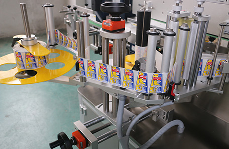 防凍液雙面貼標機