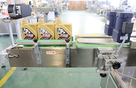 四標(biāo)站貼標(biāo)機