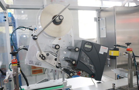 二級碼平面打印貼標機