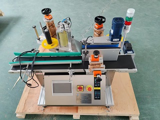 2025.11.11哥倫比亞桌面式不干膠貼標機1臺